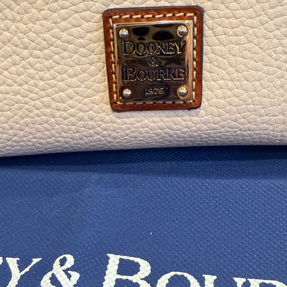 Dooney & Bourke Like new. Light Pink and Brown shoulder Bag - Picture 5 of 15